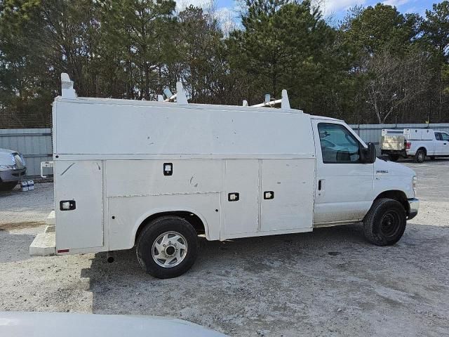 2016 Ford Econoline E350 Super Duty Cutaway Van