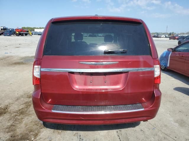 2013 Chrysler Town & Country Touring