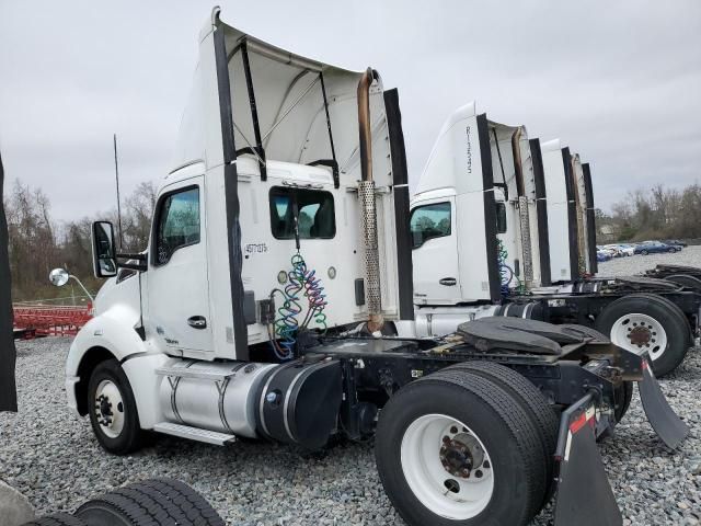 2014 Kenworth Construction T680