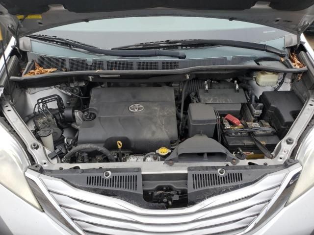 2015 Toyota Sienna LE