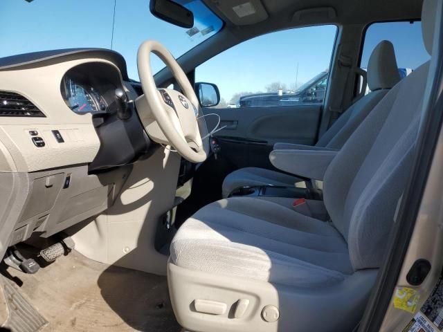 2013 Toyota Sienna LE