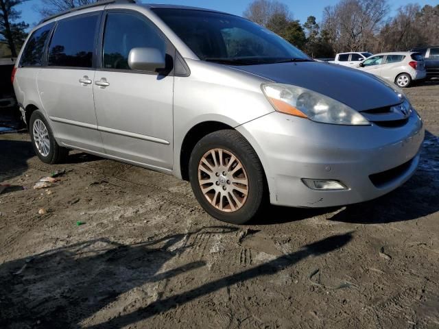 2010 Toyota Sienna XLE