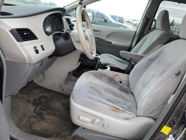 2013 Toyota Sienna LE