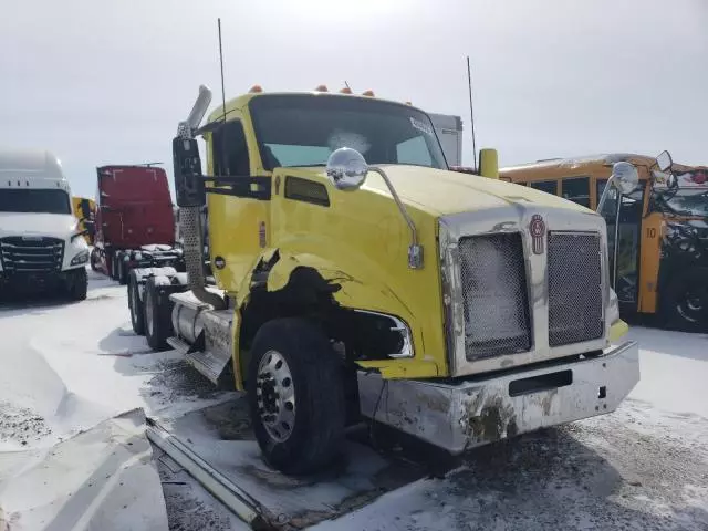 2016 Kenworth Construction T880