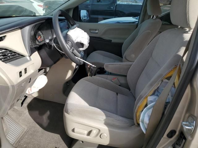 2015 Toyota Sienna LE