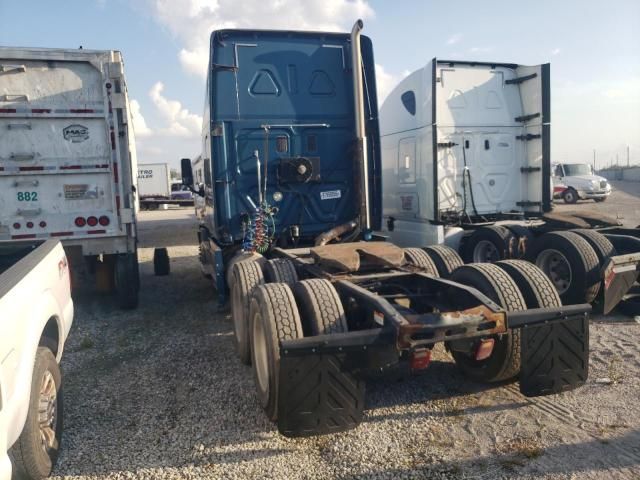 2014 Freightliner Cascadia 125