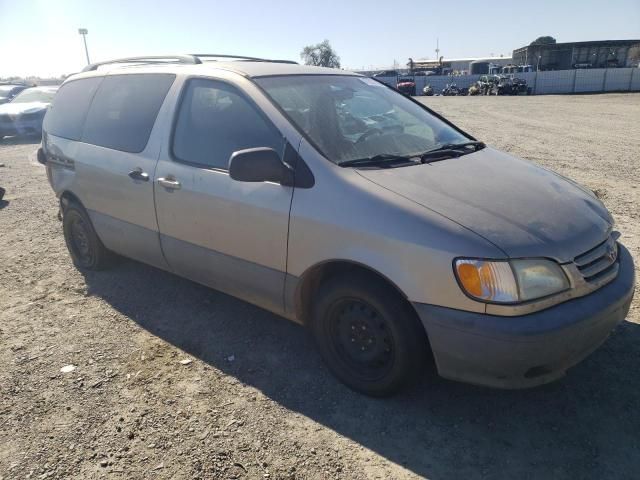 2001 Toyota Sienna LE