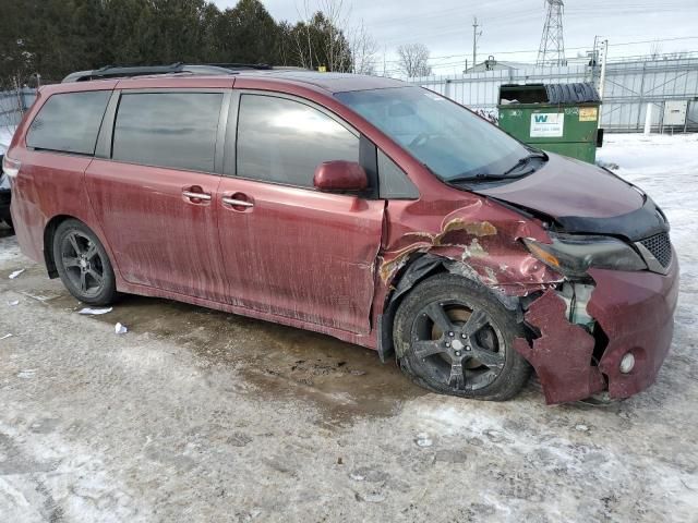 2015 Toyota Sienna Sport