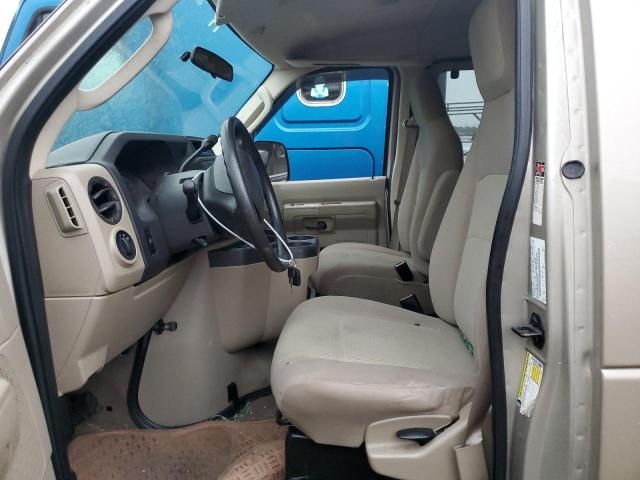 2011 Ford Econoline E350 Super Duty Wagon