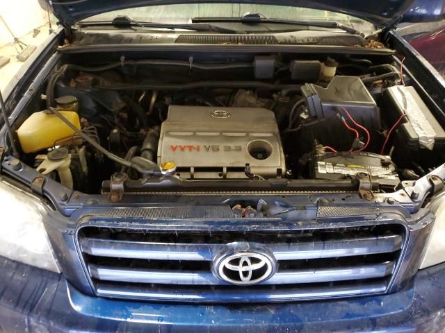 2004 Toyota Highlander Base