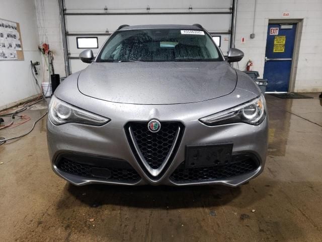 2018 Alfa Romeo Stelvio Sport