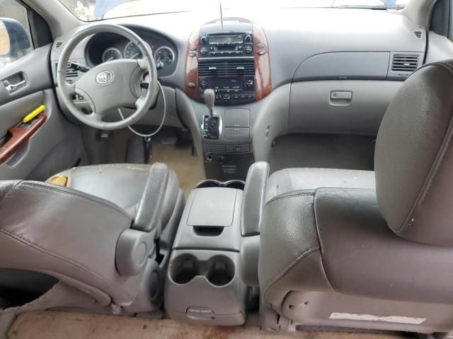 2004 Toyota Sienna XLE