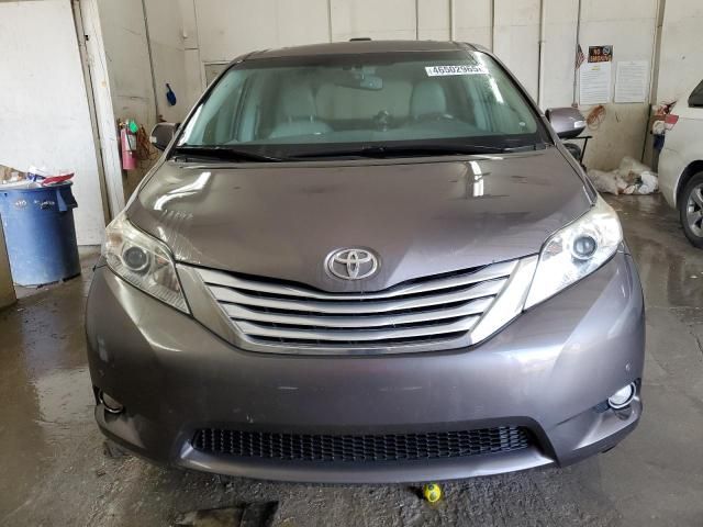 2013 Toyota Sienna XLE