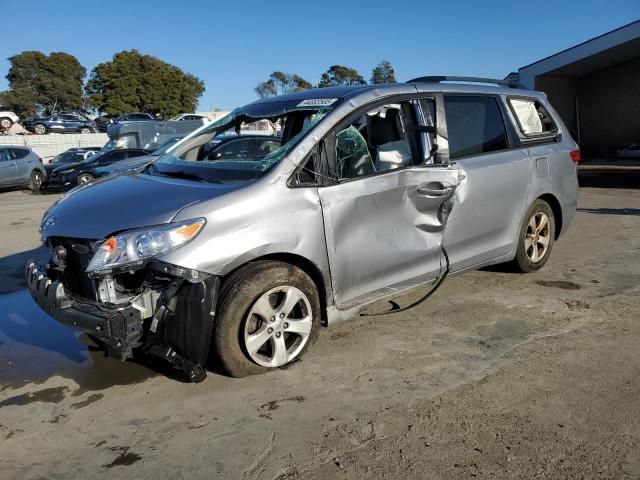 2015 Toyota Sienna LE