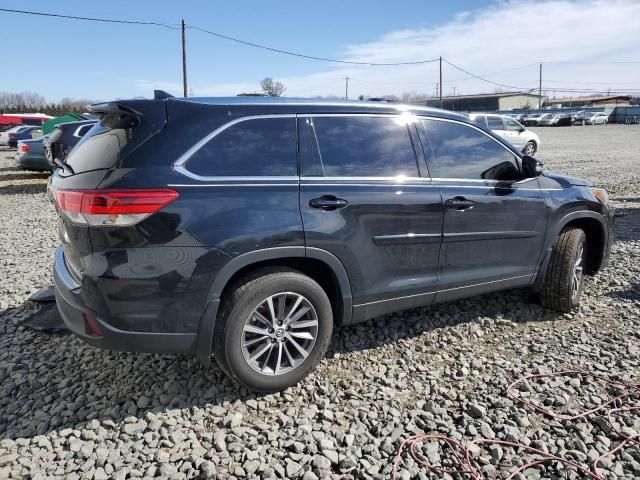 2019 Toyota Highlander SE