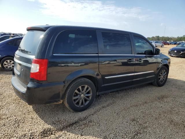 2016 Chrysler Town & Country S