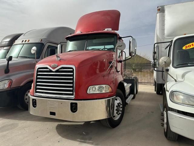 2005 Mack 600 CXN600