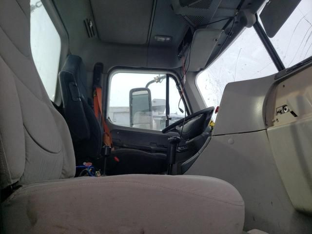 2007 Freightliner Conventional Columbia