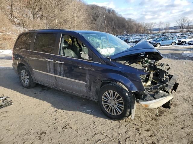 2014 Chrysler Town & Country Touring L