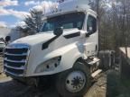 2019 Freightliner Cascadia 126 Semi Truck