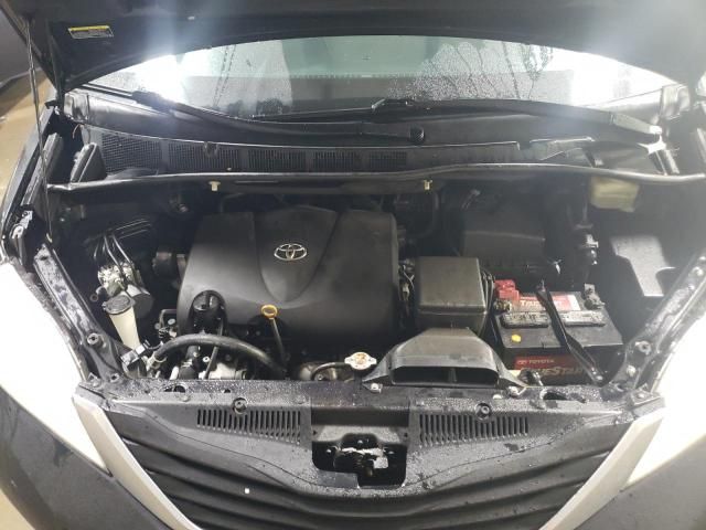 2017 Toyota Sienna LE