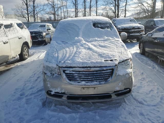 2013 Chrysler Town & Country Touring