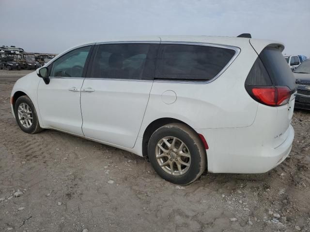 2022 Chrysler Voyager LX