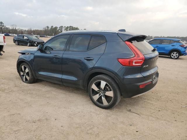 2021 Volvo XC40 T5 Momentum