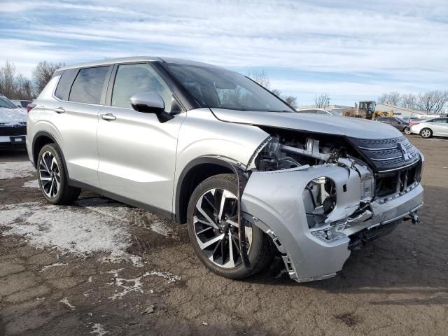 2023 Mitsubishi Outlander SE