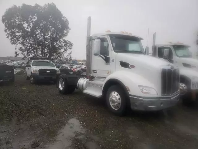 2021 Peterbilt 579