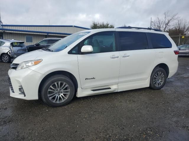 2019 Toyota Sienna XLE