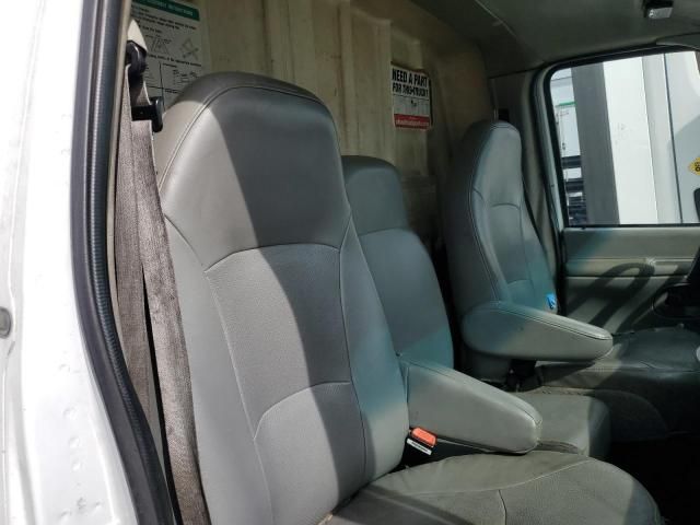 2007 Ford Econoline E450 Super Duty Cutaway Van