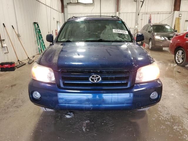 2004 Toyota Highlander Base