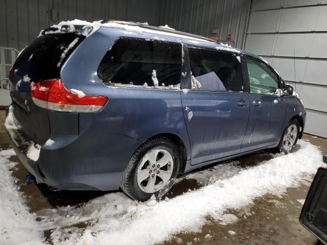 2014 Toyota Sienna LE