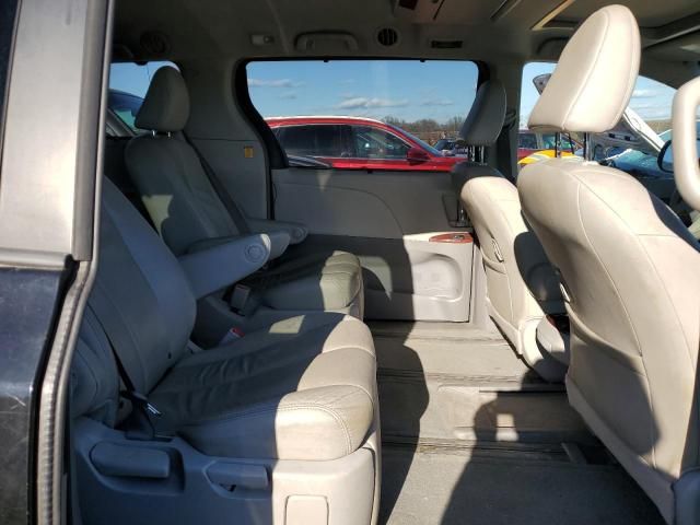 2013 Toyota Sienna XLE