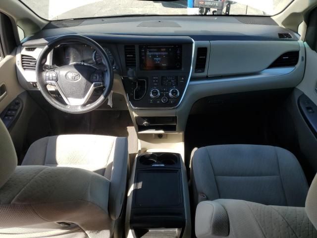 2016 Toyota Sienna LE