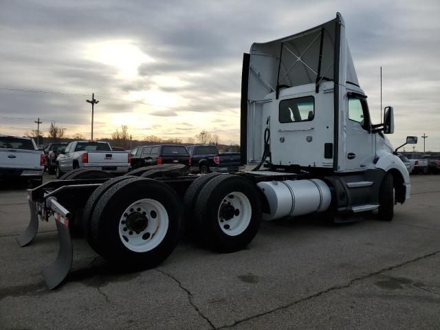 2018 Kenworth Construction T680