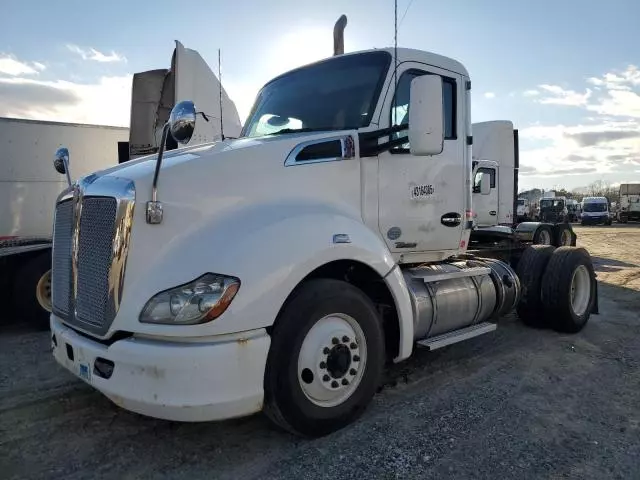 2014 Kenworth Construction T680