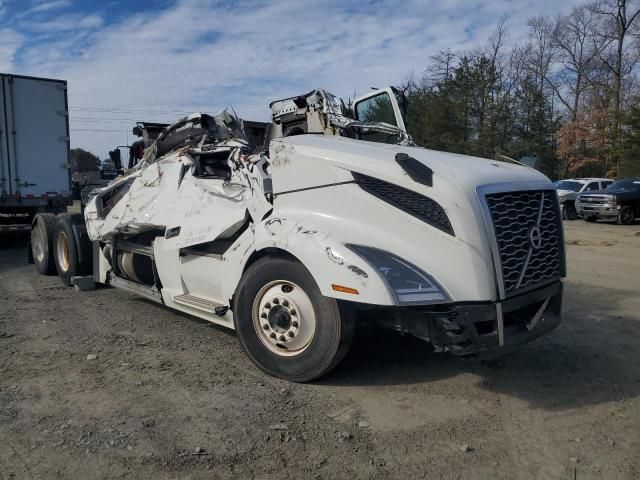 2022 Volvo VN Semi Truck