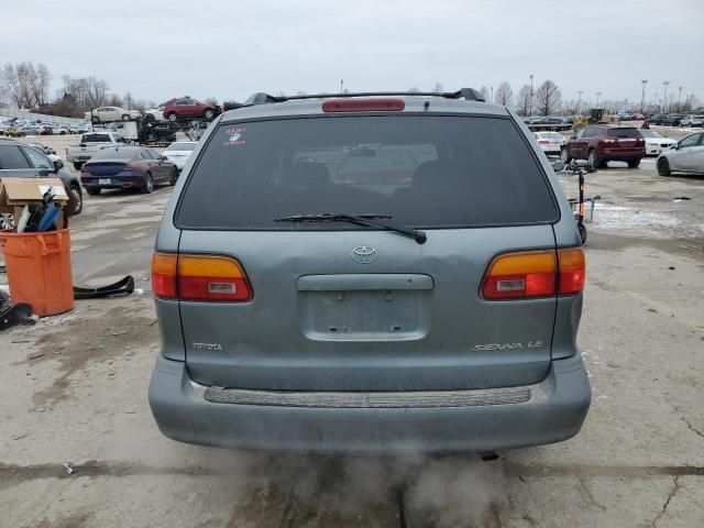 2000 Toyota Sienna LE