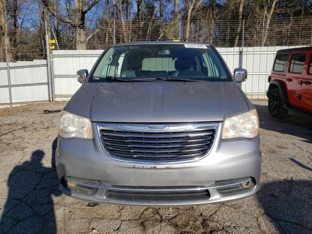 2013 Chrysler Town & Country Touring L