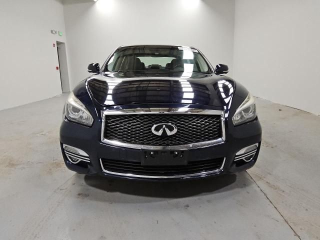 2015 Infiniti Q70 3.7