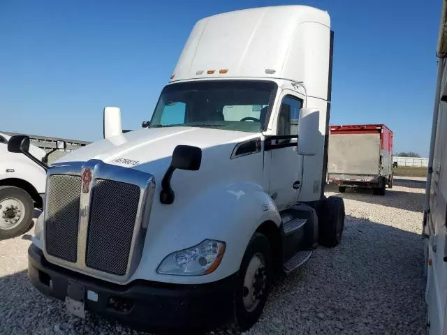 2016 Kenworth T680 Semi Truck