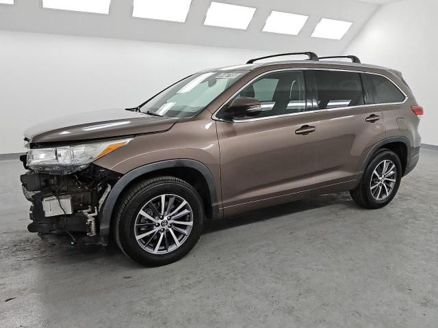 2018 Toyota Highlander SE