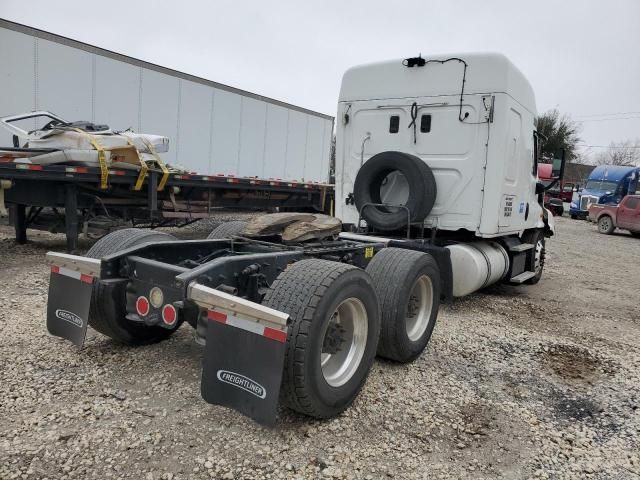 2016 Freightliner Cascadia 113