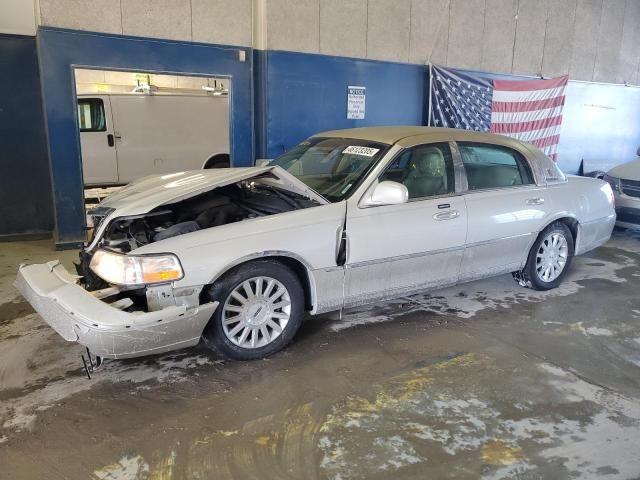 2004 Lincoln Town Car Ultimate