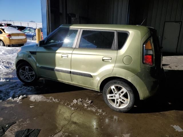 2010 KIA Soul +