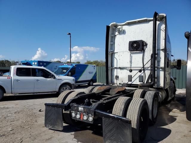 2014 Kenworth T680 Semi Truck