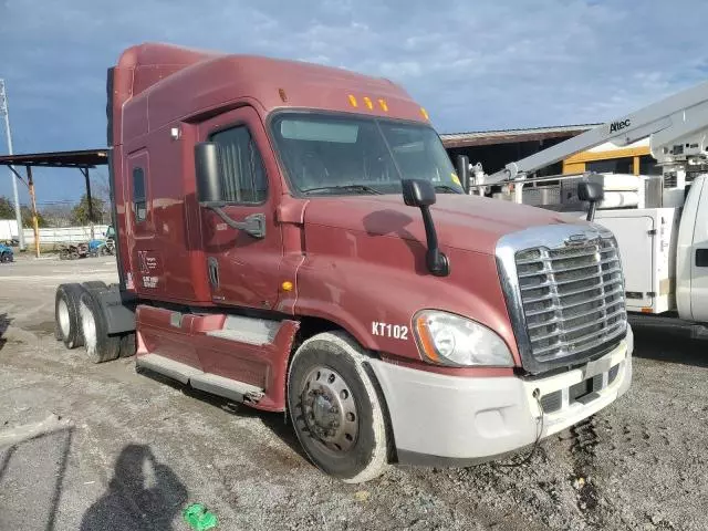 2012 Freightliner Cascadia 125