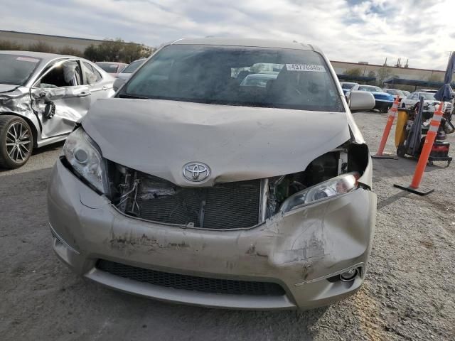 2015 Toyota Sienna LE